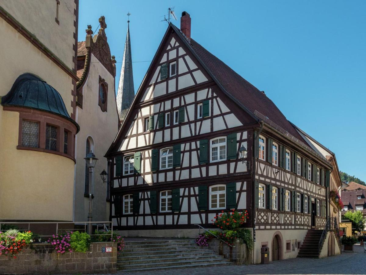 Cheerful Apartment Near City Centre Of Haslach 하슬라흐임킨지크탈 외부 사진